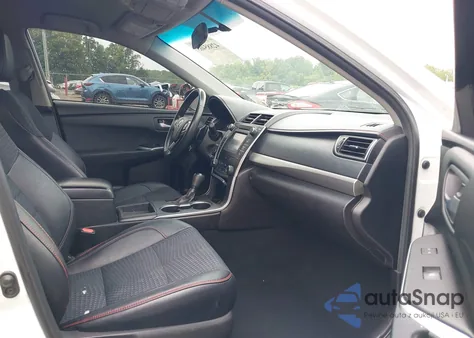 2015 Toyota Camry Se z USA, uszkodzony, nr VIN 4T1BF1FK8FU041141